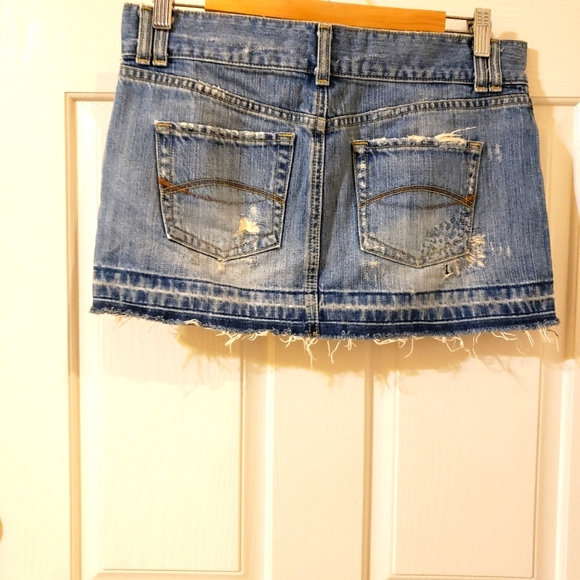 Abercrombie & Fitch Vintage Y2K Distressed Denim Mini Skirt - Picture 4 of 5